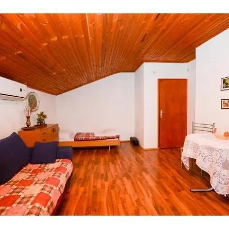 With Parking Space Krk - 11646 Apartamento *